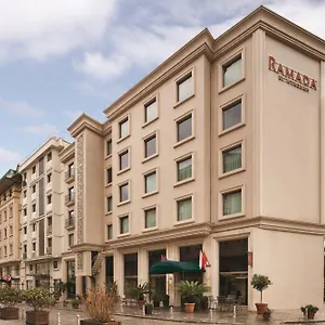 Ξενοδοχείο Ramada By Wyndham Grand Bazaar ****